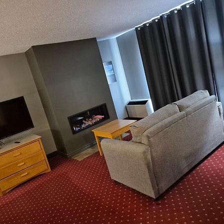 Hotel Baie Saint Paul Bagian luar foto