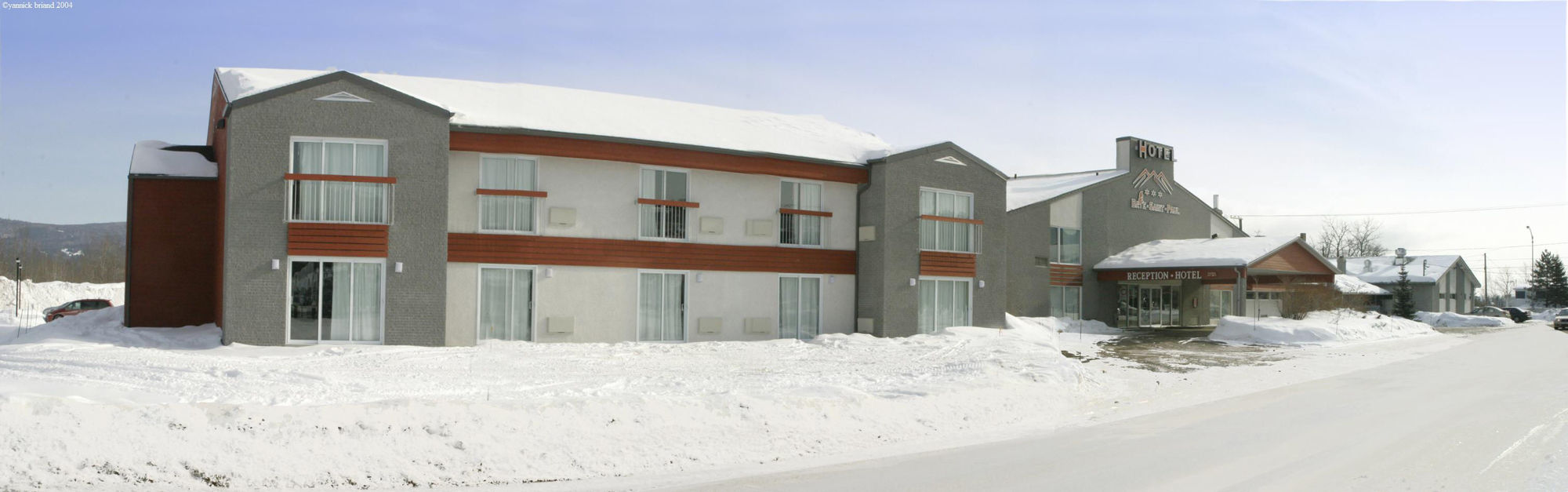Hotel Baie Saint Paul Bagian luar foto