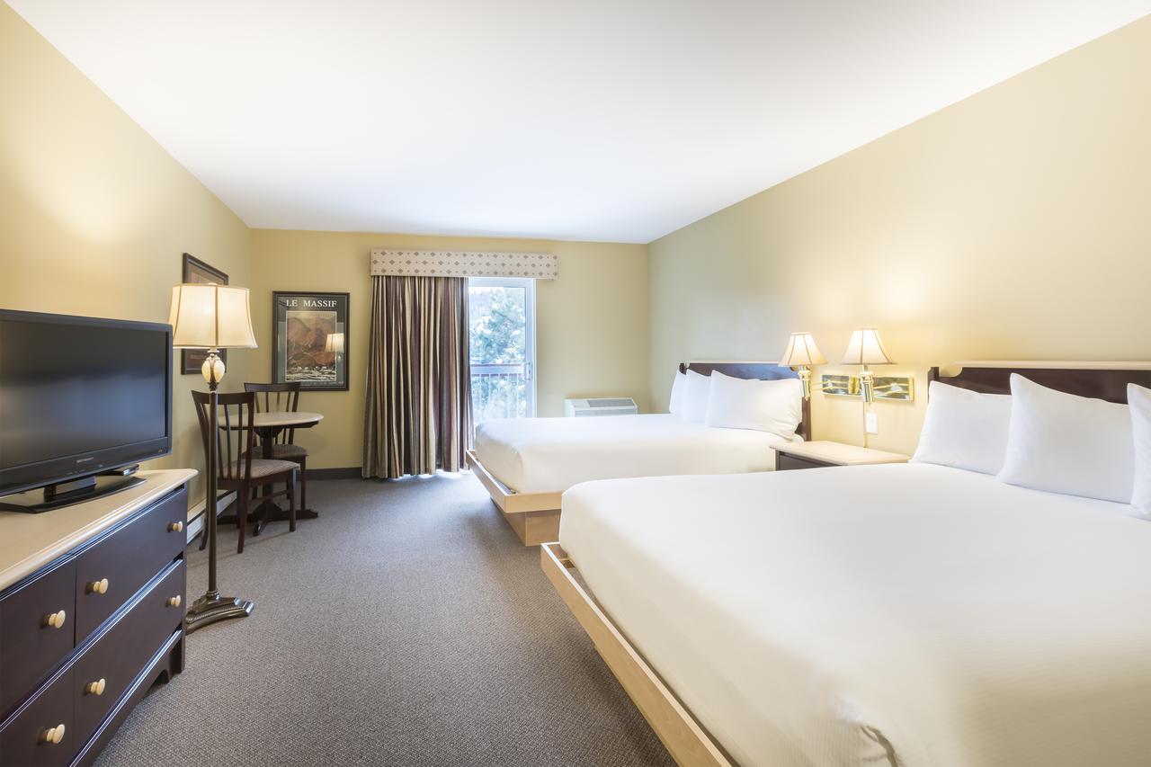 Hotel Baie Saint Paul Bagian luar foto